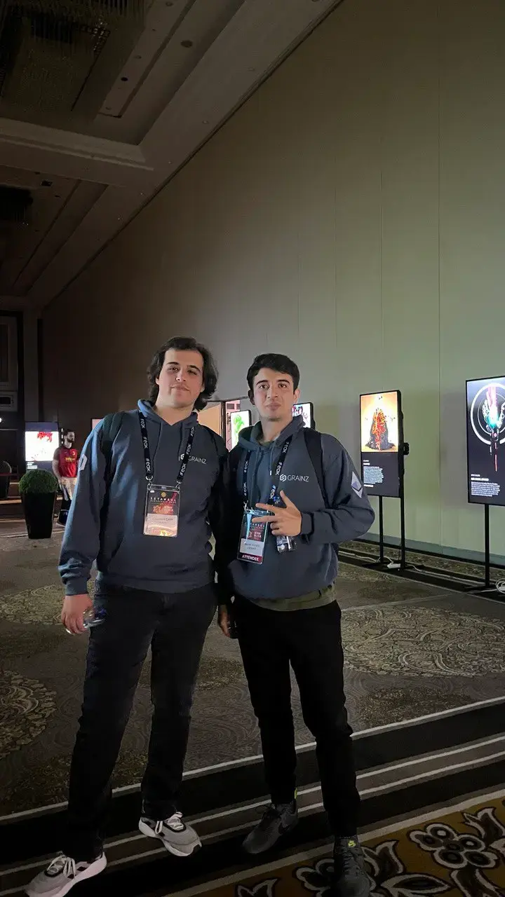 IBW etkinliğinde GRAINZ Studio kurucuları Burak Gökmen Çelik ve Burak Yüzgüç